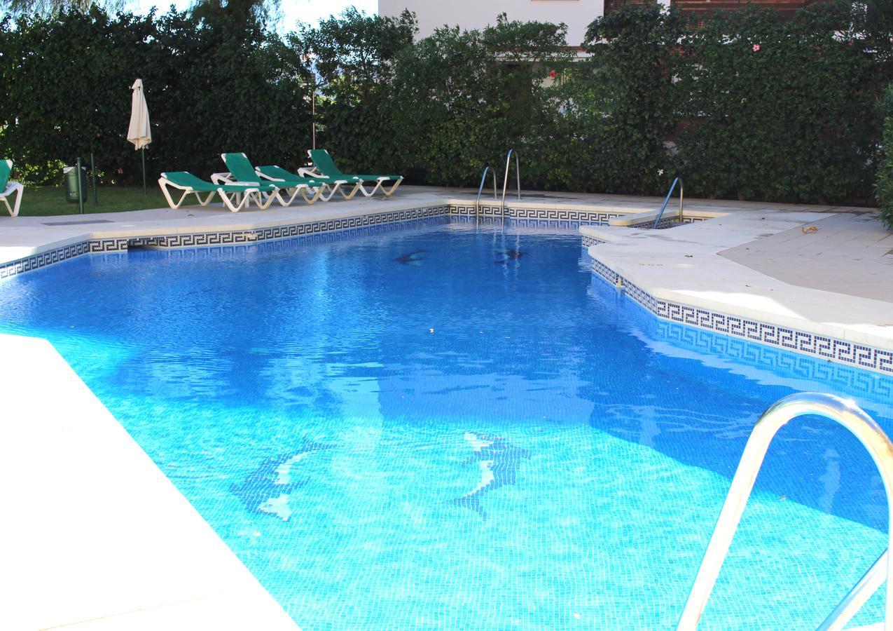 Club Playa Flores Torremolinos Bagian luar foto